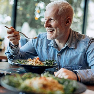 Man eating healthy meal